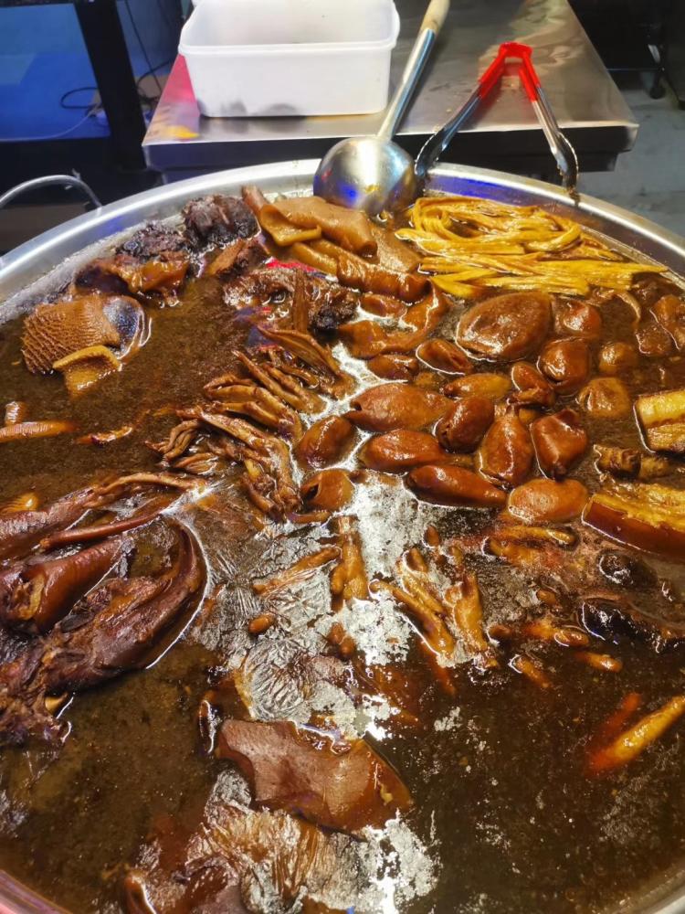 坠卤味小酒馆fall deep sea-"这家店第二次来了,环境优雅,菜品新鲜