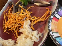 -老牌坊云南鱼豆花火锅(哈西万达店)