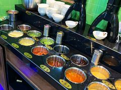 自助调料区-港迹·鲜围煮海鲜火锅(湖州时代广场店)