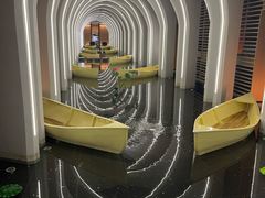 -涨巢·潮玩水疗局