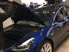-TESLA 特斯拉(上海太古汇体验店)