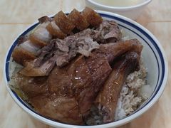 烧鹅腿拼烧肉饭-香辉食馆(新兴路店)