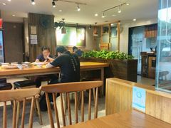 -呷佬·长沙手工米粉(金沙江路店)
