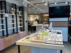 -瑞司视光眼镜·蔡司战略合作眼镜店(新街口店)