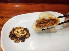 奥尔良鸡腿包-老陶包子铺(南大西南村店)