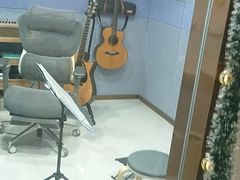 -蜜雪冰城(万达广场外B号门门口外集装箱店)