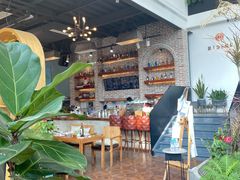 -桉树林A coffee 森林餐厅(三圣乡店)