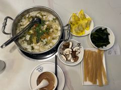-德林酸菜鱼火锅(南丹店)