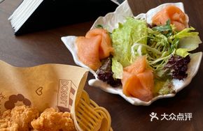 Semi-Cooked Salmon Salad