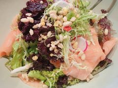 烟熏三文鱼色拉-MIKAKU(万达广场上海宝山店)