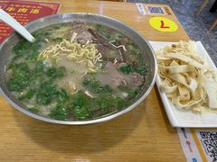 -八百里牛肉汤(盖饭·锅贴·万象城店)
