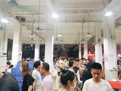 大堂-标记美食新鲜猪杂(兴南大道店)