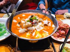 -老滇山寨•云南特色菜•地方菜•民族风情歌舞表演(金碧店)