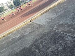 -燕子岗体育场