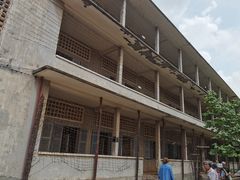 -吐斯廉屠杀博物馆