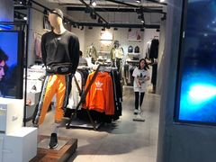 -阿迪达斯(武林银泰三叶草店)
