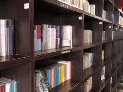 -钟书阁(松江泰晤士小镇店)