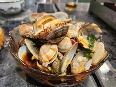 捞汁花蛤-何妹湿辣牛肉·粤式烧烤砂煲(桂雅路店)