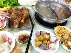 -荣吉招牌自助骨头锅(顾乡店)