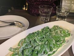 招牌手工菠菜面-喜洲吧·江畔老船厂·庭院餐厅(喜临院店)