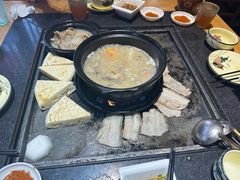 -有一锅·野生菌黑山羊腊排骨火锅(古城北门店)