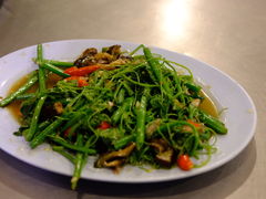 炒苦瓜叶-Saengchai Phochana