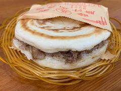 肥瘦腊汁肉夹馍-薛家老店薛昌利大米凉皮(八府庄店)