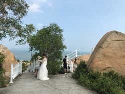 -现代经典婚纱摄影