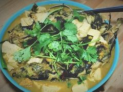 黄骨鱼炖豆腐-美膳居川菜馆油焖大虾烧烤(卓刀泉店)