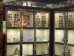 -三叶眼镜城批发市场(上海火车站店)