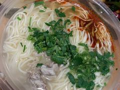 -亮亮面馆(经六路店)
