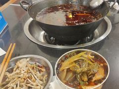 -鸿顺老铁锅美蛙鱼府(解放碑店)