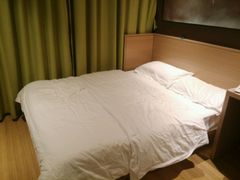 -路客HOTELS酒店(广州东站林和西地铁站店)