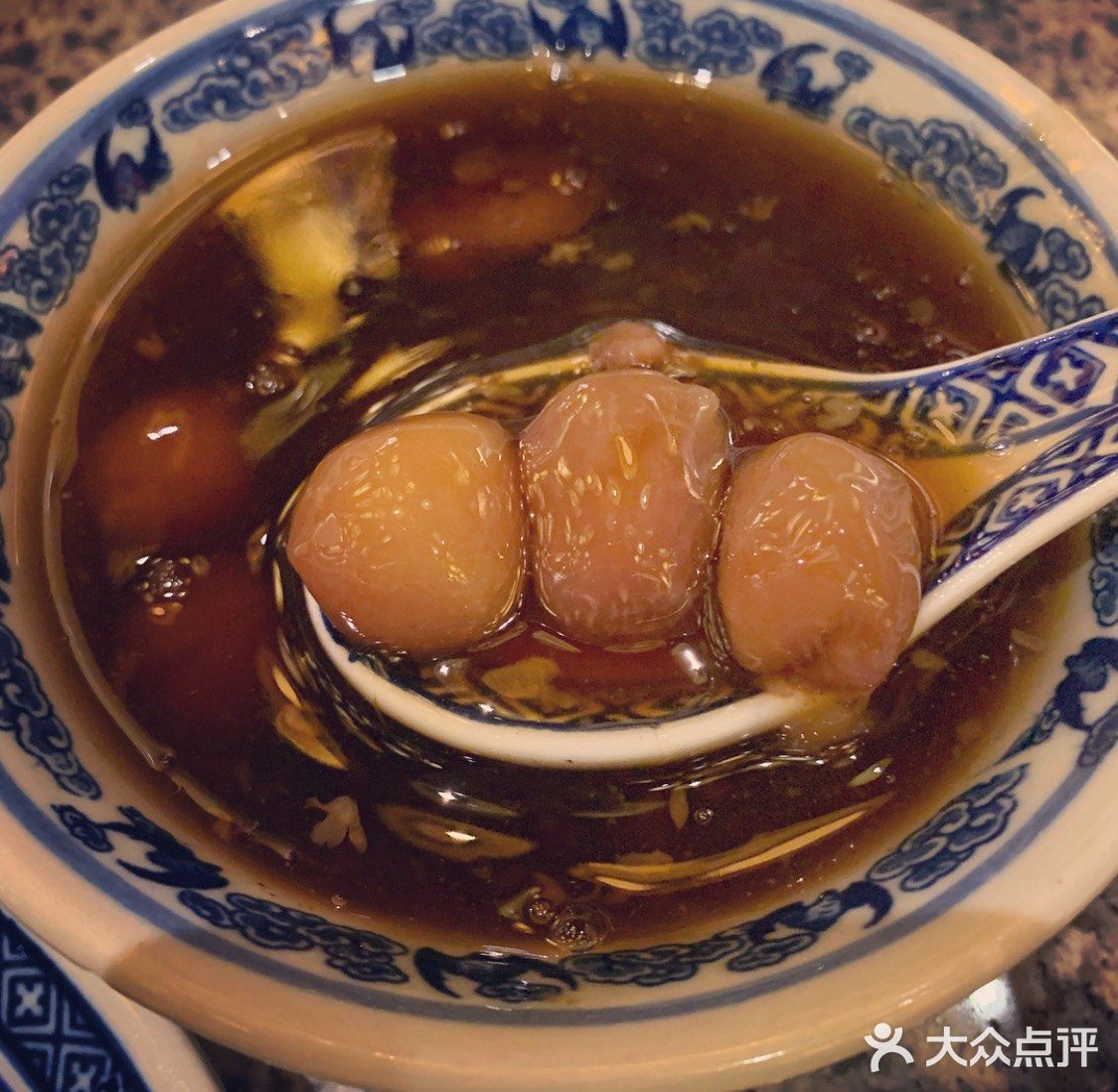 炖蛋整体不错就是有点咸，老鸡汤馄饨
