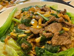 湿炒牛河-正能量脆肉鲩火锅