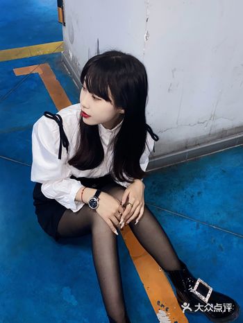 秋季搭配什么卷发更温柔