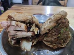 烧饼夹肘子肉-昌顺马记小吃店(昌盛园店)