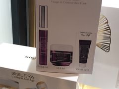 -CHANEL(戴高乐机场T 2E店)