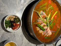 -野山舂·贵州现舂酸汤牛肉(民生路店)