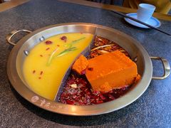 -小天鹅火锅·一线江景洪鼎旗舰店(洪崖洞店)