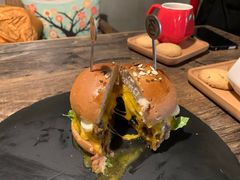 -HIGH FIVE哈福手工汉堡(桂林路店)