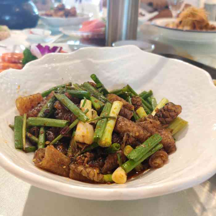 川湘粤大酒楼(喜悦美湖店)-"一如既往沱桥边上,大唐还有工作人员会给