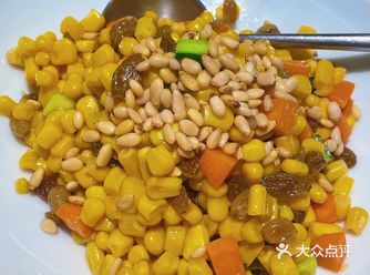 松仁玉米应该是所有宝宝们的最爱了吧，甜甜的玉米脆脆的