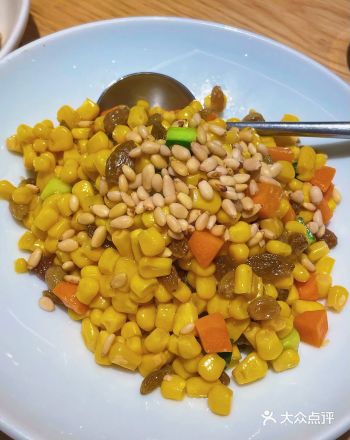松仁玉米应该是所有宝宝们的最爱了吧，甜甜的玉米脆脆的
