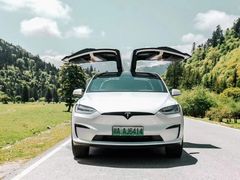 -TESLA 特斯拉(上海太古汇体验店)
