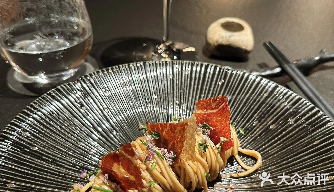 跃 Yue新穎粵菜分子料理：广州的味蕾魔法✨