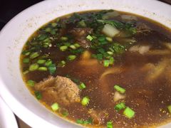 红烧牛肉面-台北楚楚园馅饼粥(虹桥南丰城店)