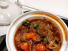 秘制麻辣牛肉饭-百事佳烧鸭牛腩(上海虹桥站店)