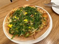 烤鸡奶酪蔬菜披萨-城市大道红炉披萨烘焙坊