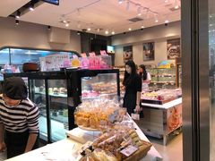 面包甜点陈列柜-巴黎贝甜(宜山路店)
